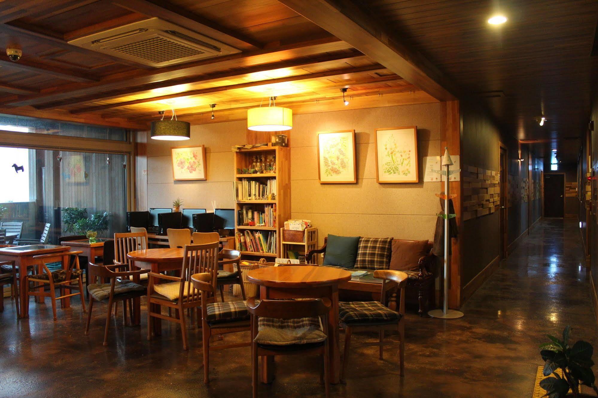 Jeju Eco Suites Seogwipo Exteriör bild