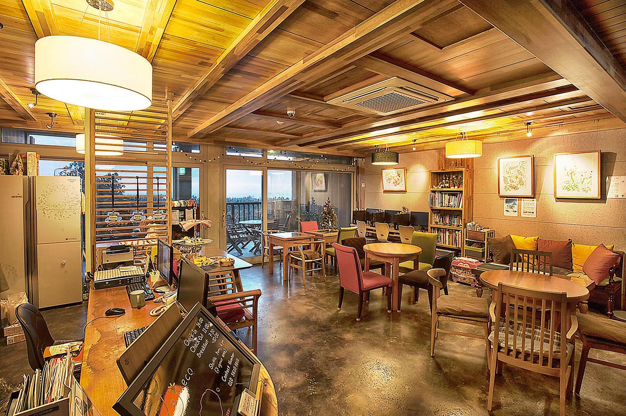 Jeju Eco Suites Seogwipo Exteriör bild