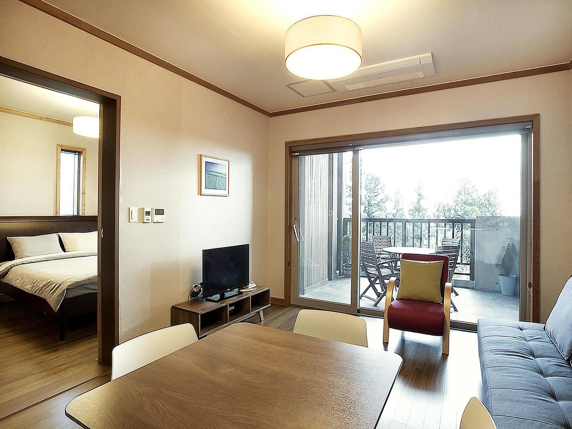 Jeju Eco Suites Seogwipo Exteriör bild