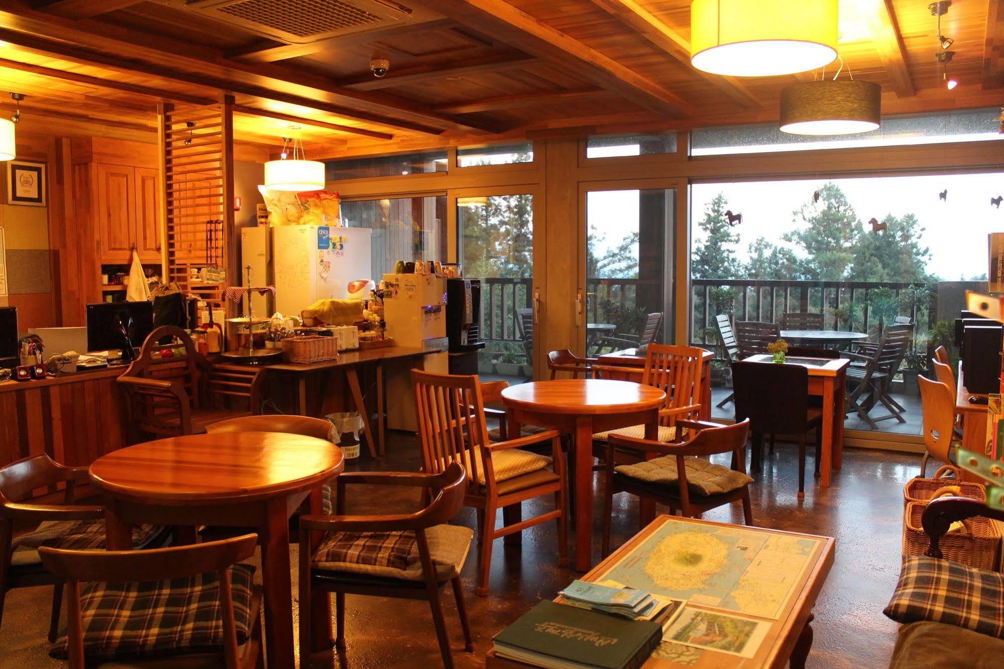 Jeju Eco Suites Seogwipo Exteriör bild