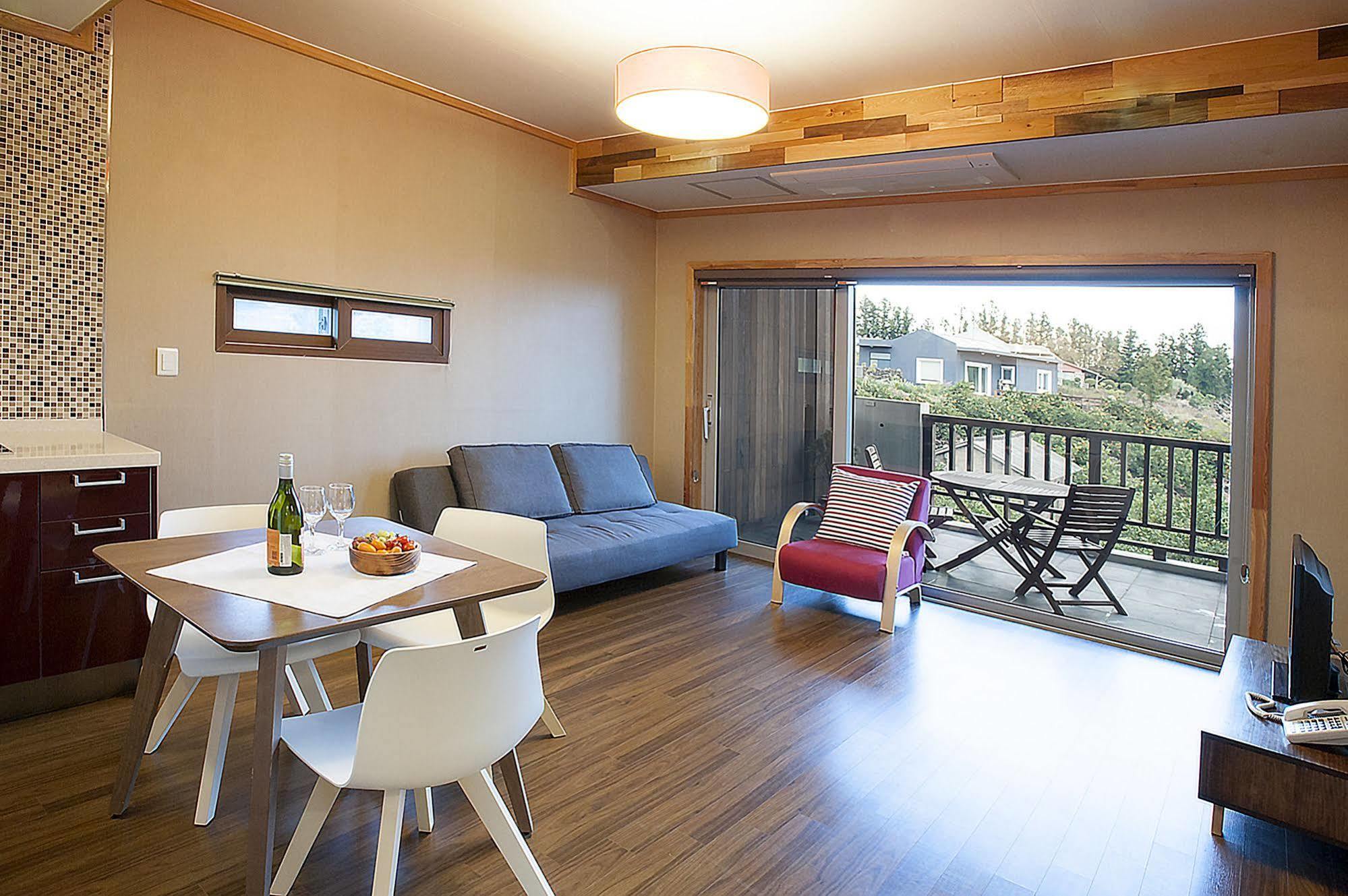 Jeju Eco Suites Seogwipo Exteriör bild